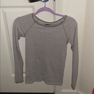 Athletic long sleeve top